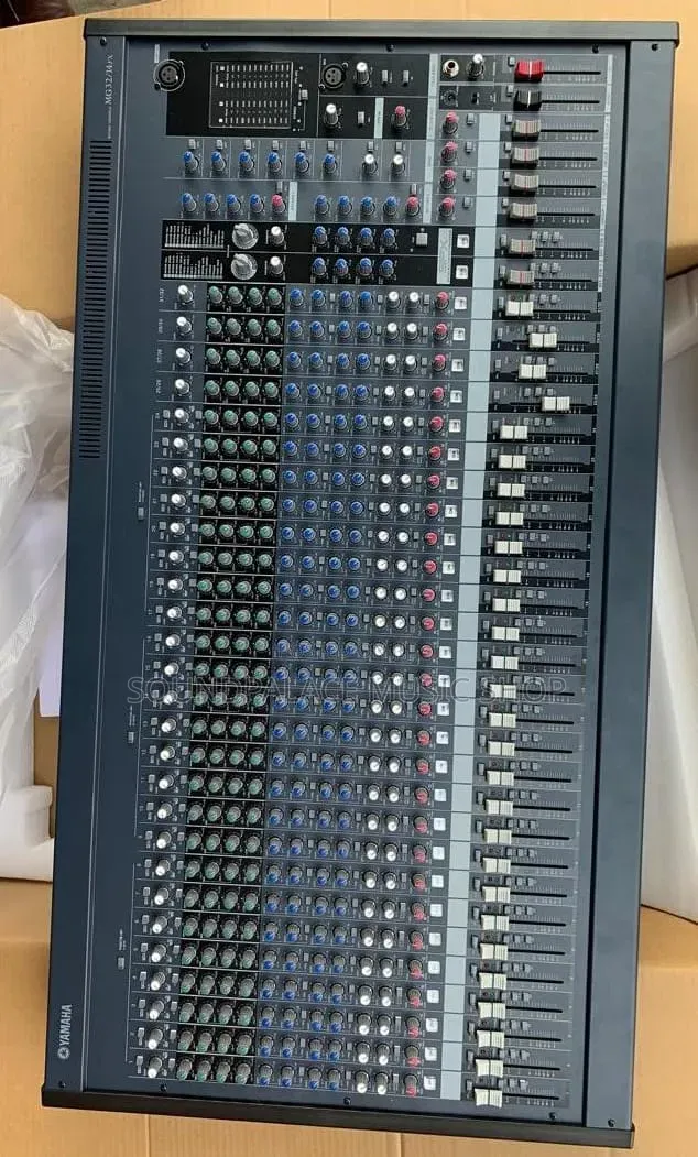 Yamaha MG32/14FX 32-Channel Professional Analog Mixer