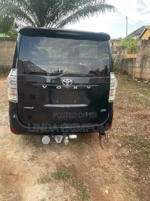 Toyota Voxy V 2WD 8-Seater 2014 Black