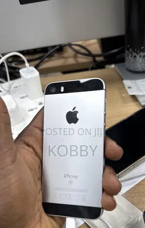 Apple iPhone SE 16 GB Gray