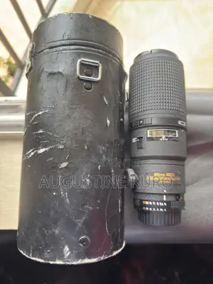 1. Nikon AF Micro-Nikkor 200mm F/4d IF-ED Professional Macro Lens