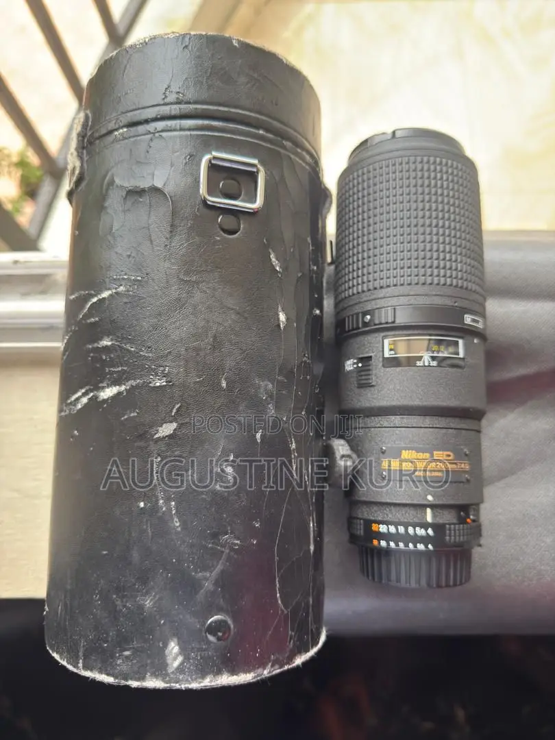 1. Nikon AF Micro-Nikkor 200mm F/4d IF-ED Professional Macro Lens