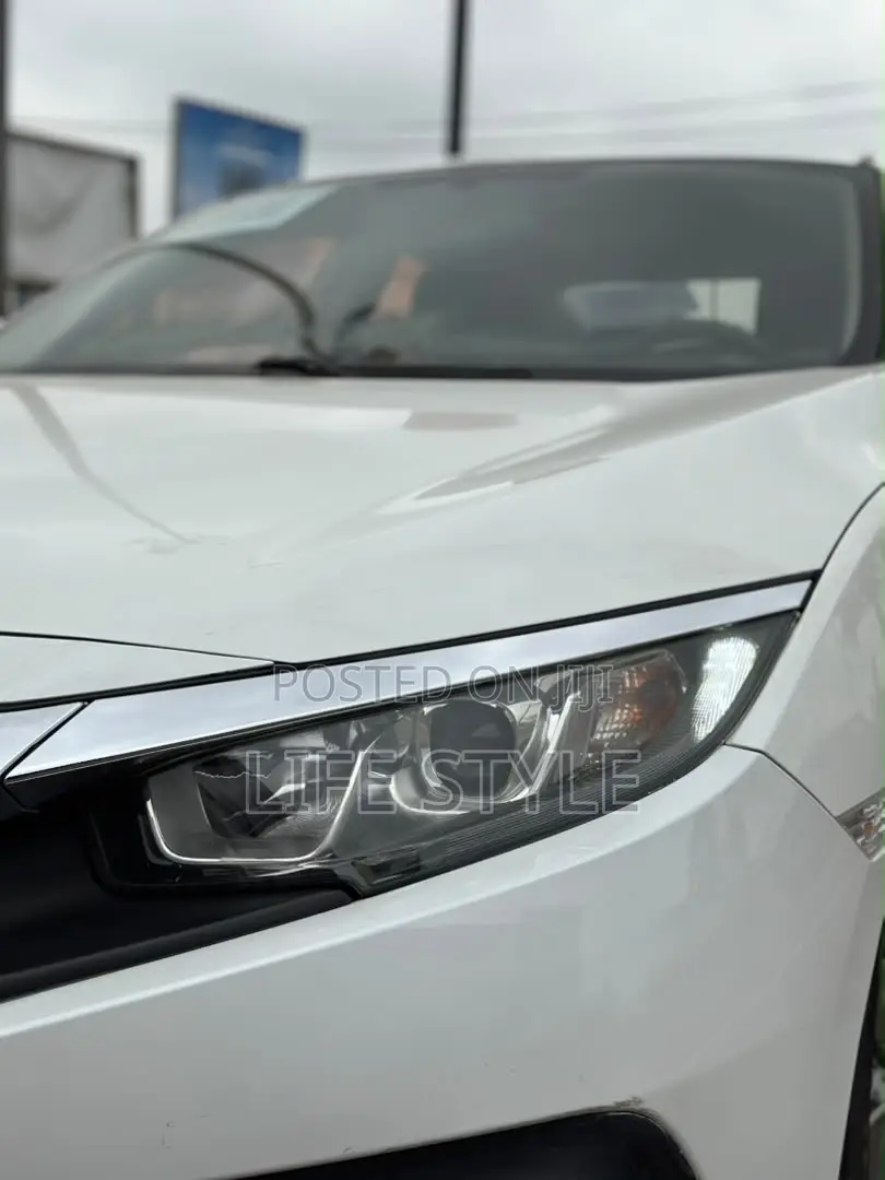 Honda Civic 2019 White