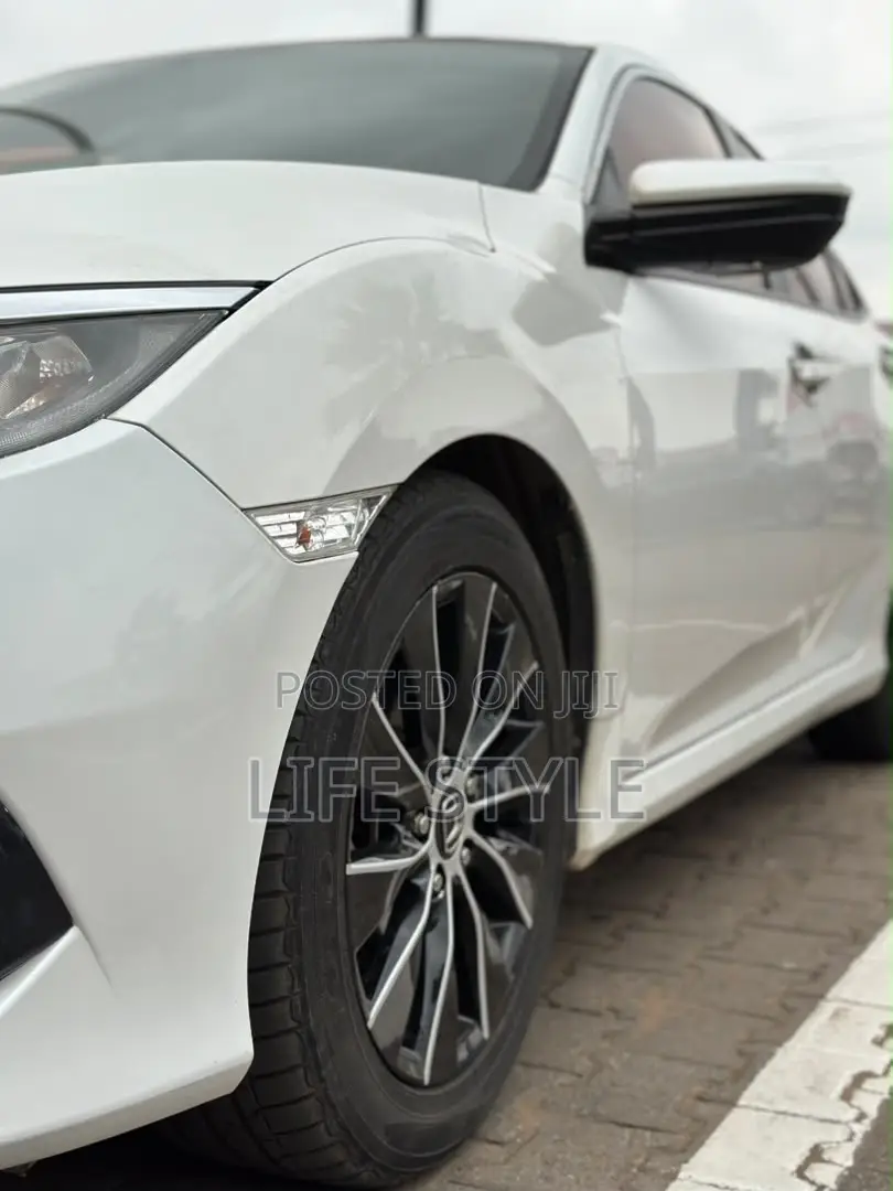Honda Civic 2019 White