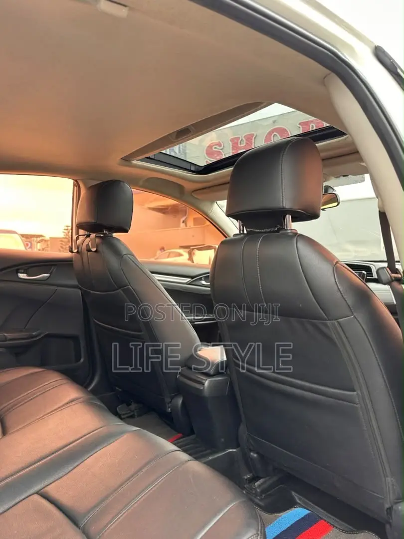 Honda Civic 2019 White
