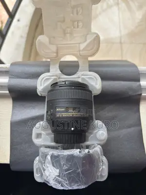 Nikon AF-S NIKKOR 85mm F/1.8g Portrait Lens