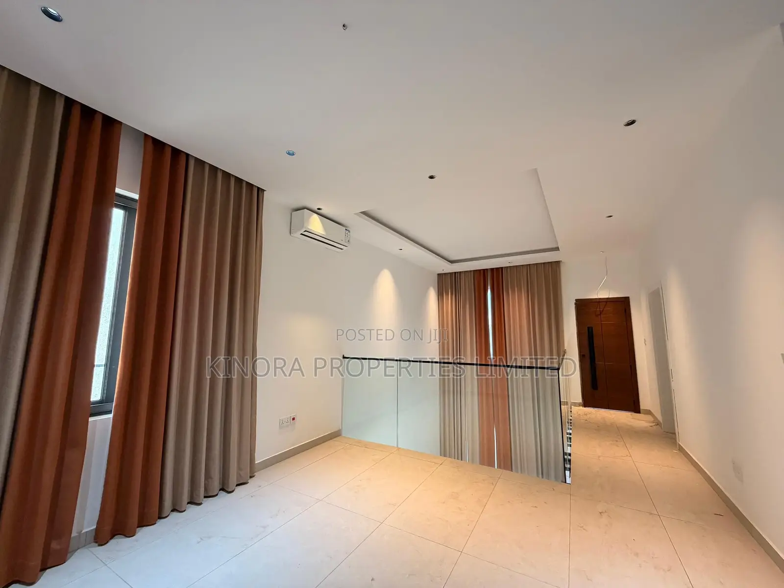 4bdrm Duplex in School Junction, Ashaley Botwe for rent