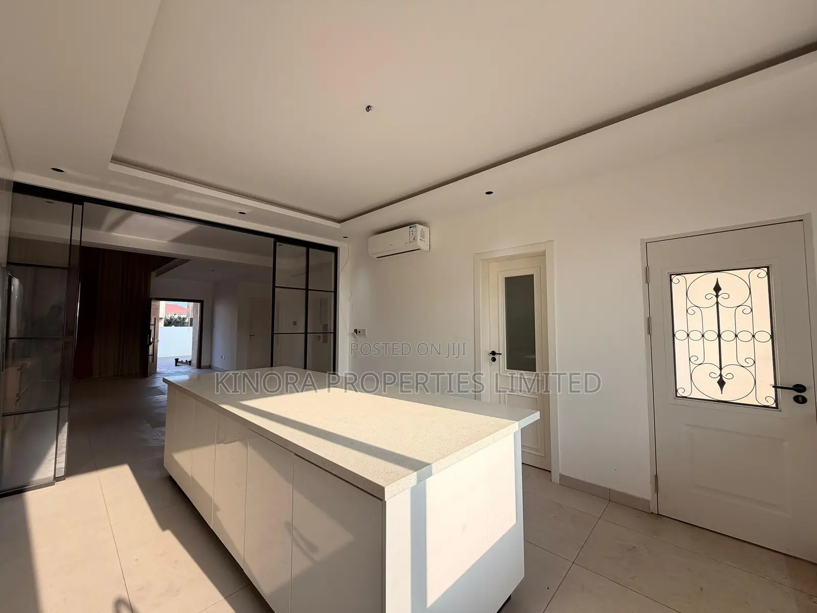 4bdrm Duplex in School Junction, Ashaley Botwe for rent