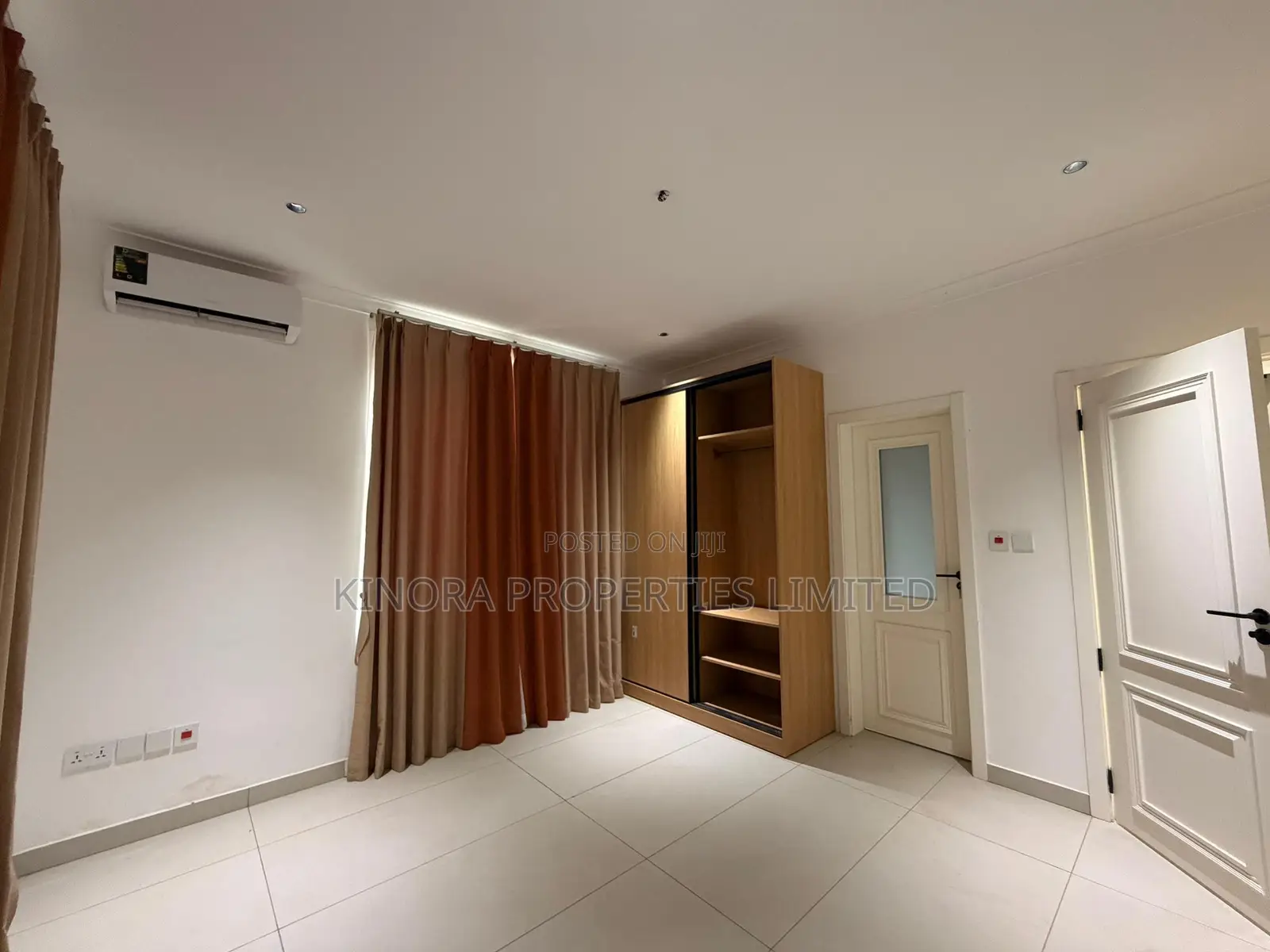 4bdrm Duplex in School Junction, Ashaley Botwe for rent
