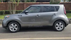Kia Soul Base Hatchback 2017 Gray