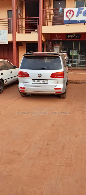 Volkswagen Touran 2014 Silver