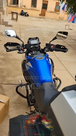 Suzuki V-Strom 2022 Blue