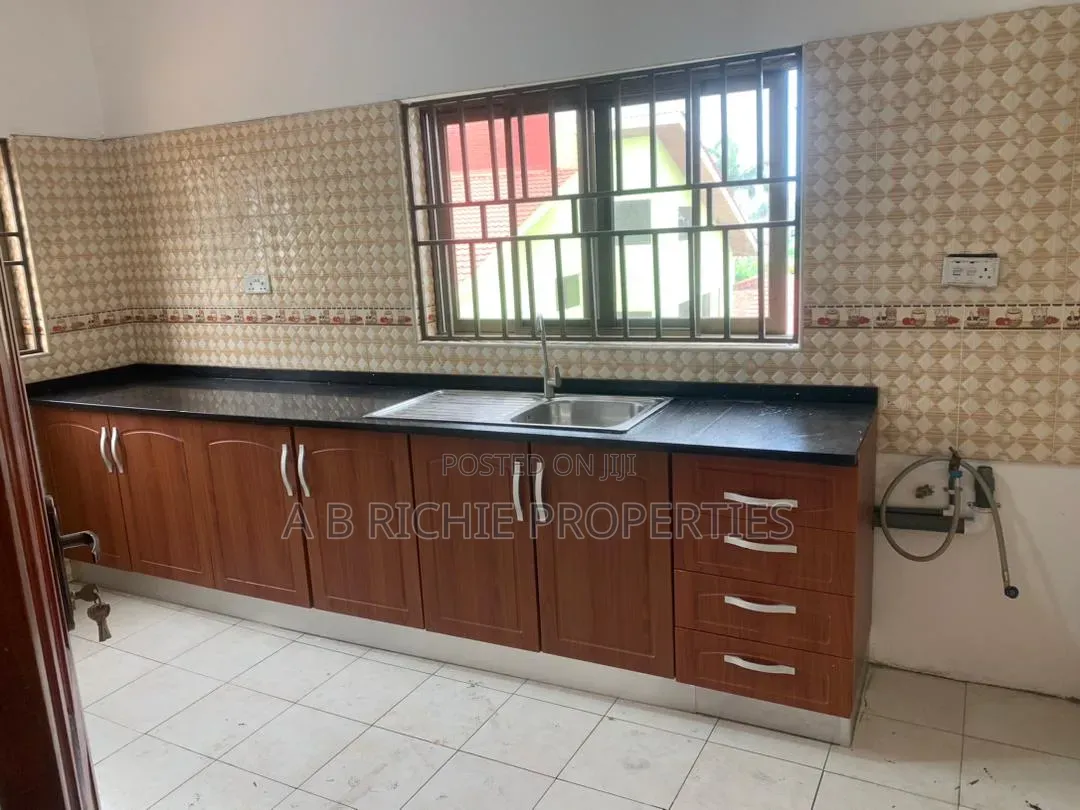 2bdrm Apartment in Ab Richie Properties, Dzorwulu for rent