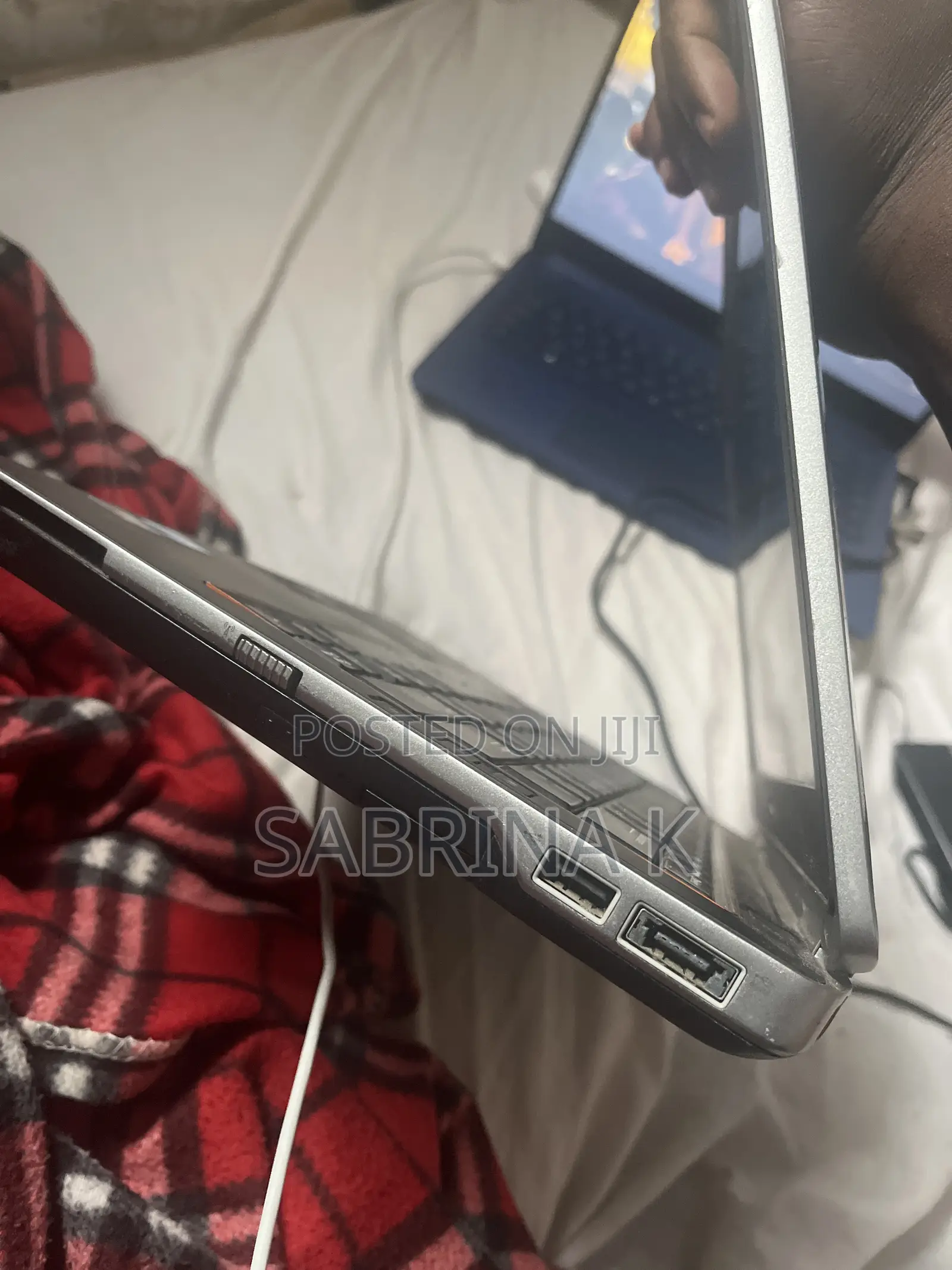 Laptop Dell Latitude 7400 8GB Intel Core i5 HDD+SSD 256GB