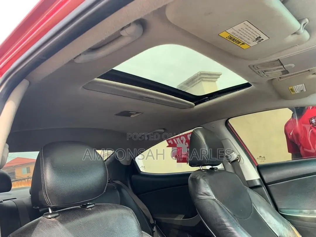 Hyundai Elantra Limited Sedan FWD (1.8L 4cyl 6A) 2013 Red