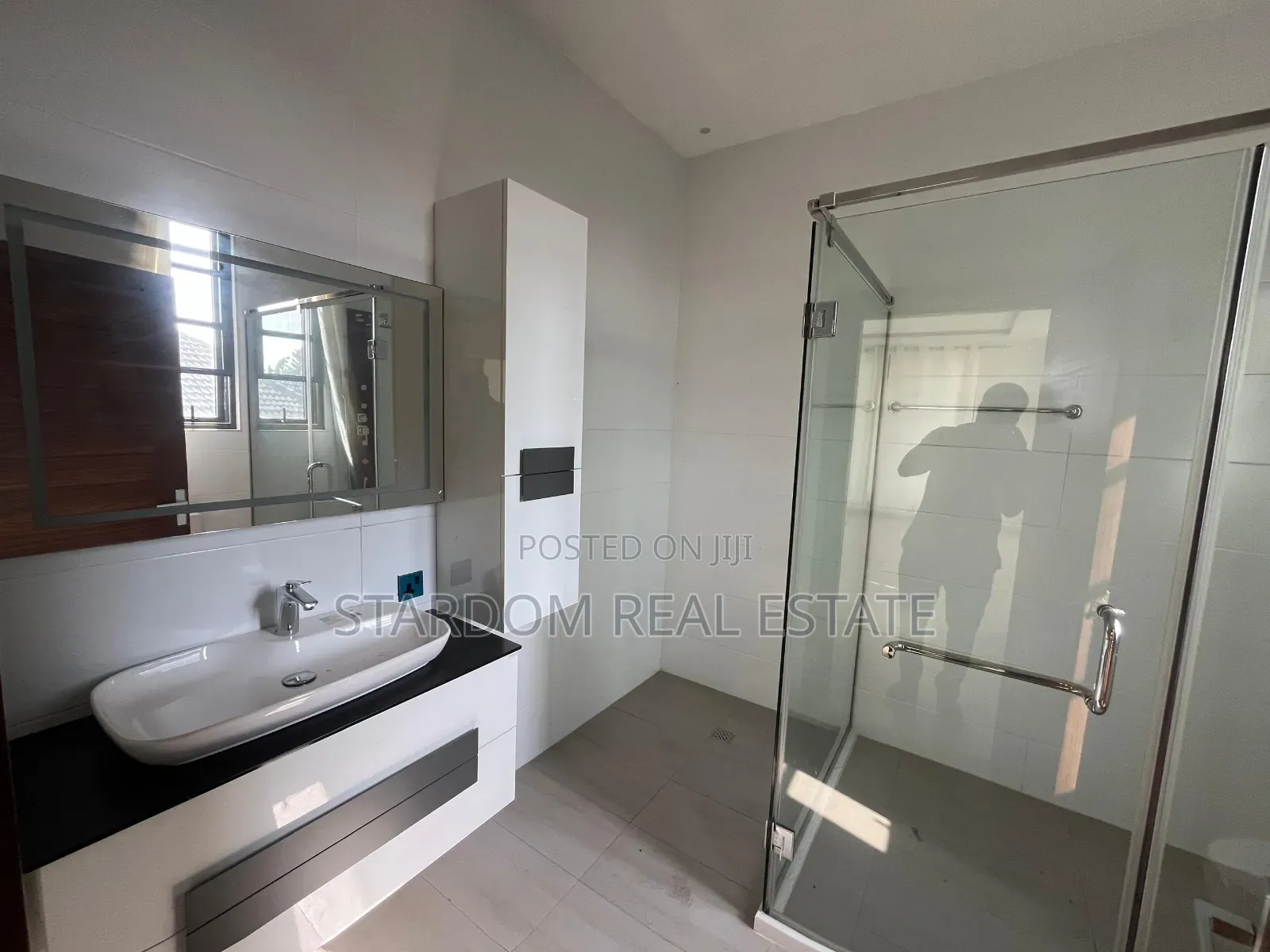 4bdrm Duplex in East Legon, American House for rent