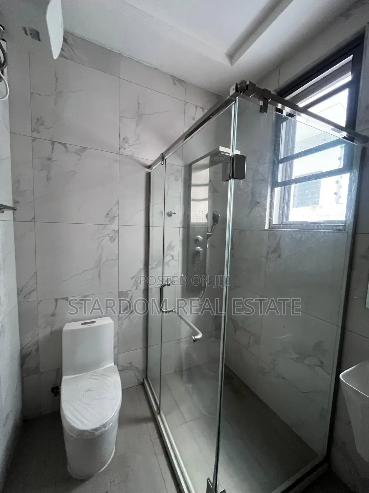 4bdrm Duplex in East Legon, American House for rent