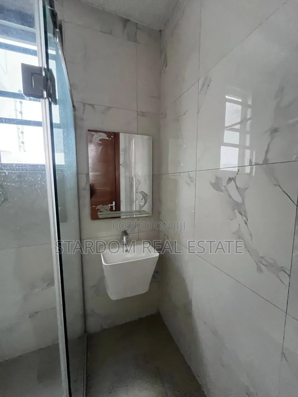 4bdrm Duplex in East Legon, American House for rent