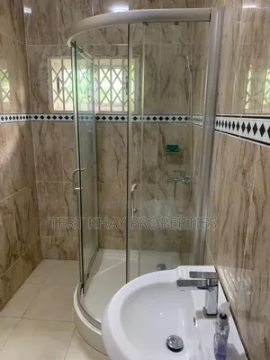 Furnished 7bdrm House in Borteyman, Boundary Road Area for rent