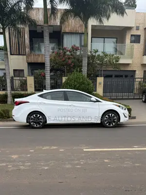 Hyundai Elantra Sport Sedan FWD (2.0L 4cyl 6A) 2016 White
