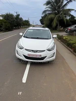 Hyundai Elantra Sport Sedan FWD (2.0L 4cyl 6A) 2016 White