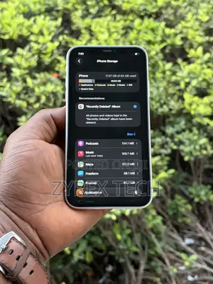Apple iPhone 11 64 GB White