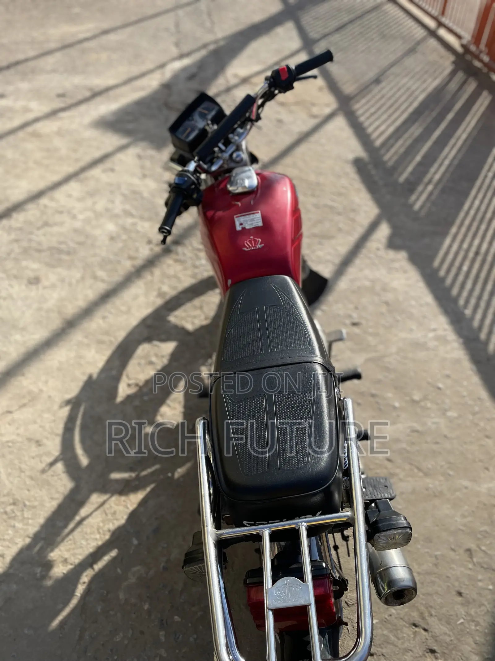 Royal RY125 2025 Red