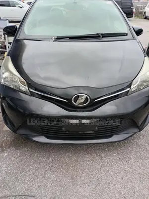 Toyota Vitz 1.3 AWD 5dr 2015 Black