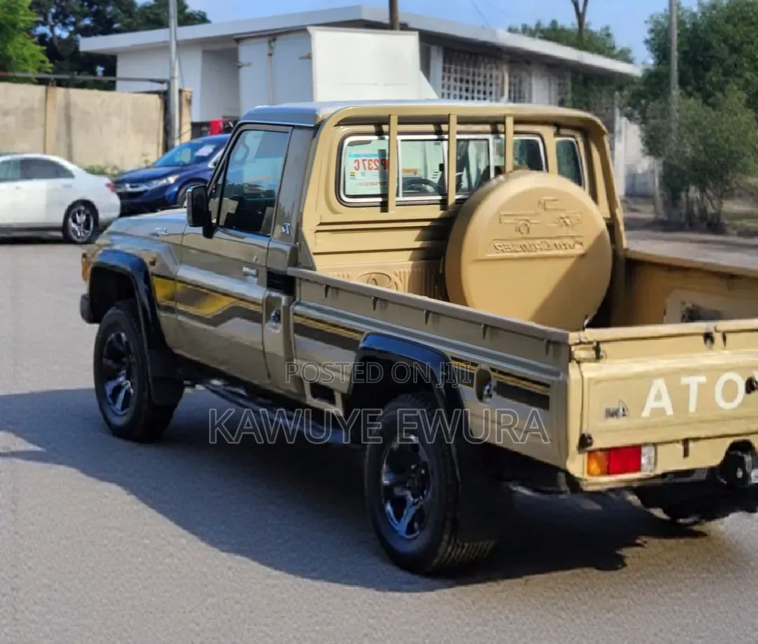 New Toyota Land Cruiser 2022 Beige