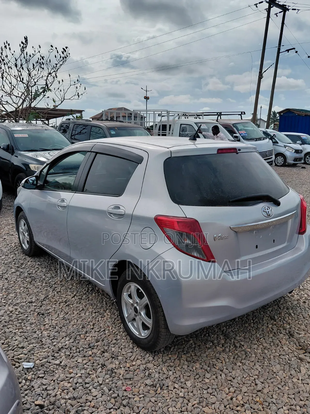 Toyota Vitz 2014 Silver