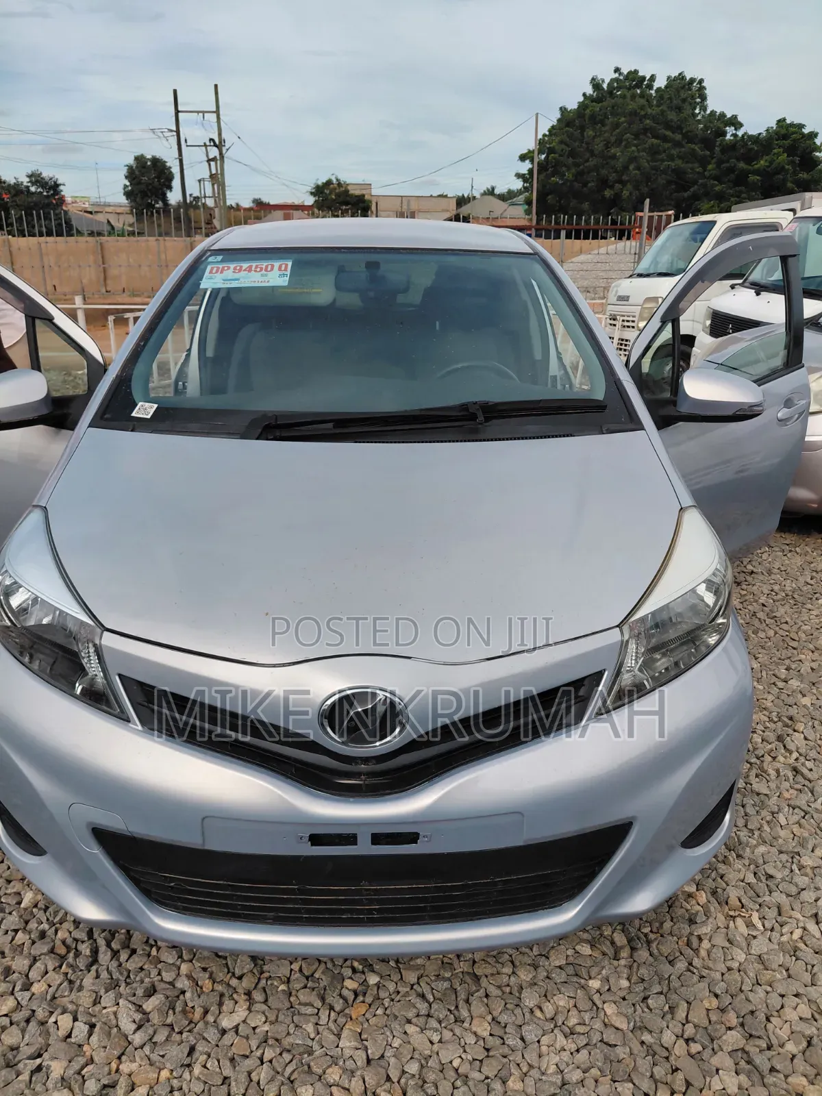 Toyota Vitz 2014 Silver