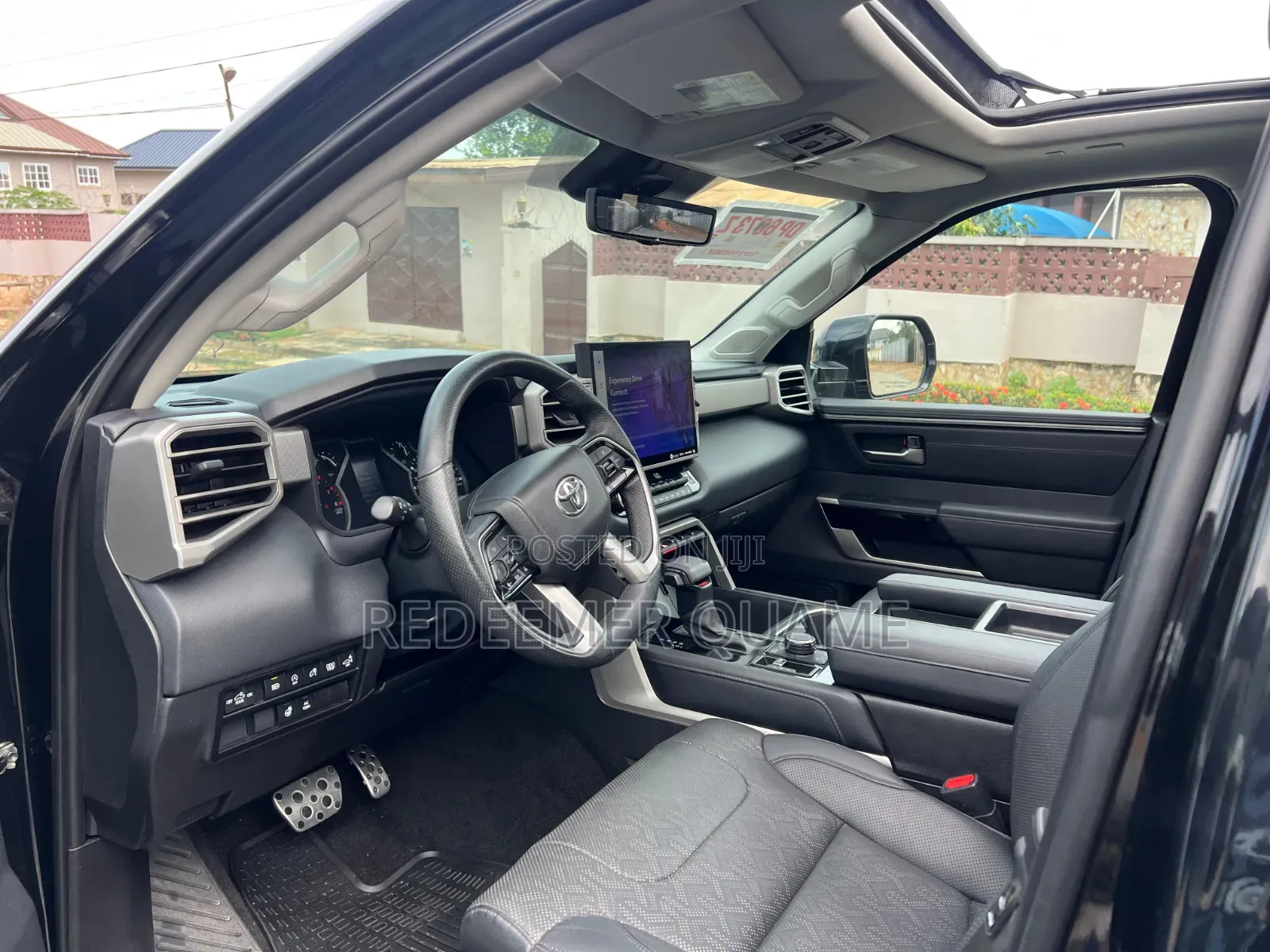 Toyota Tundra 2022 Black