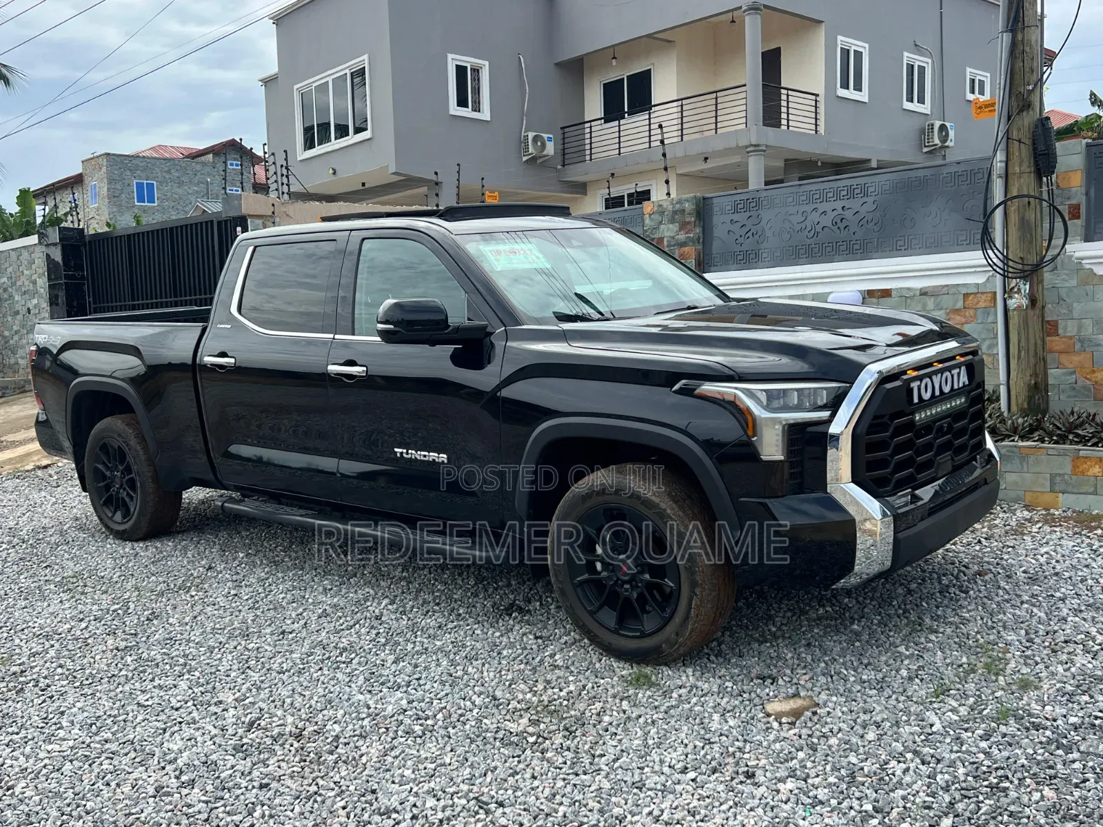 Toyota Tundra 2022 Black