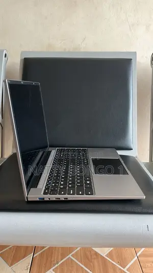 Laptop 16GB Intel SSD 500GB