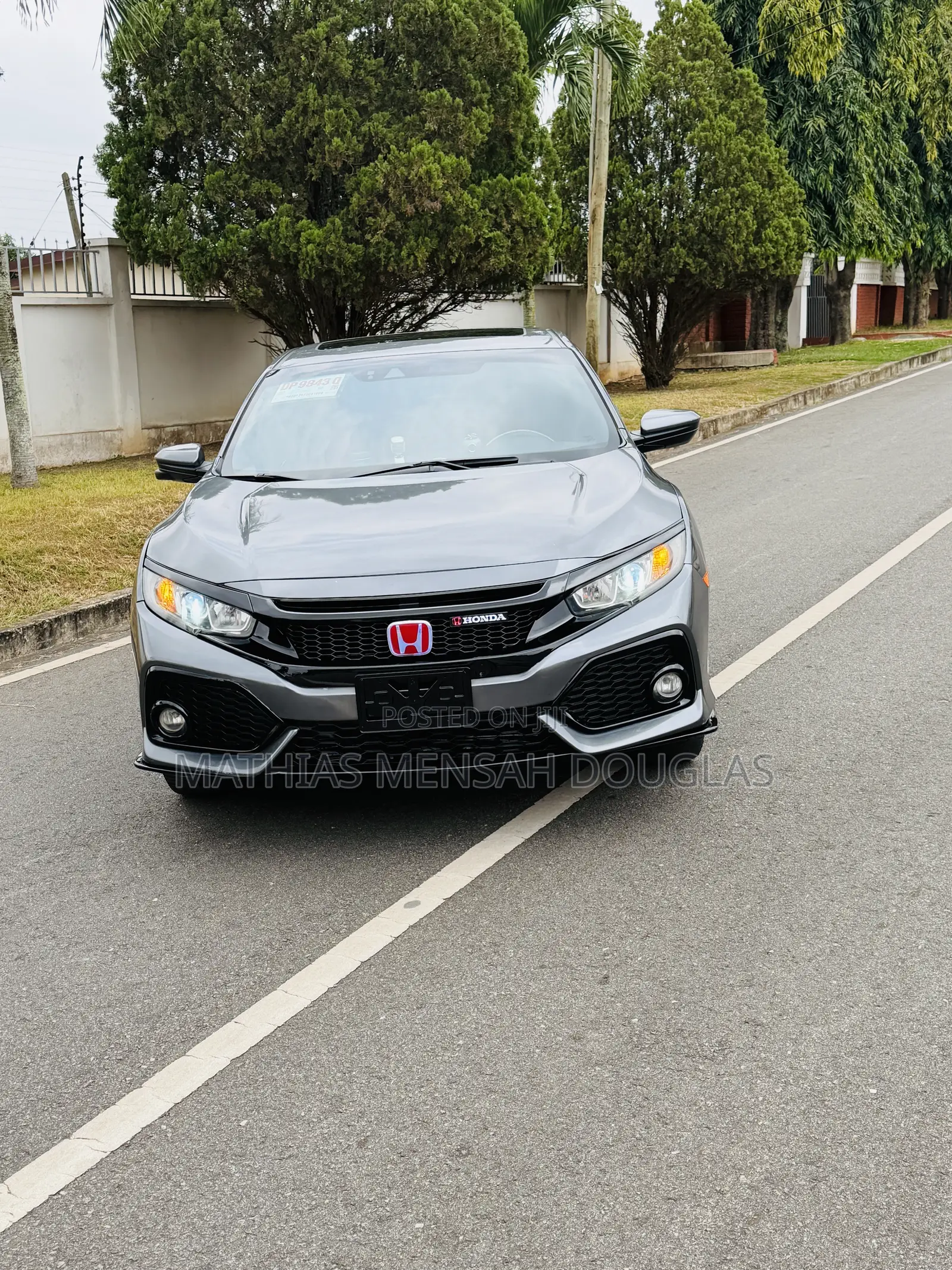 Honda Civic EX-L w/Navi 4dr Hatchback (1.5L 4cyl) 2017 Gray