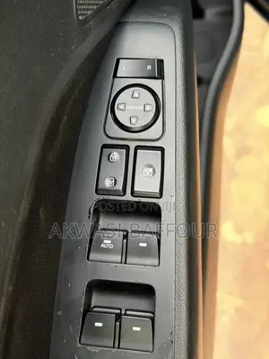 Hyundai Elantra Limited Sedan FWD (2.0L 4cyl 6A) 2017 Black