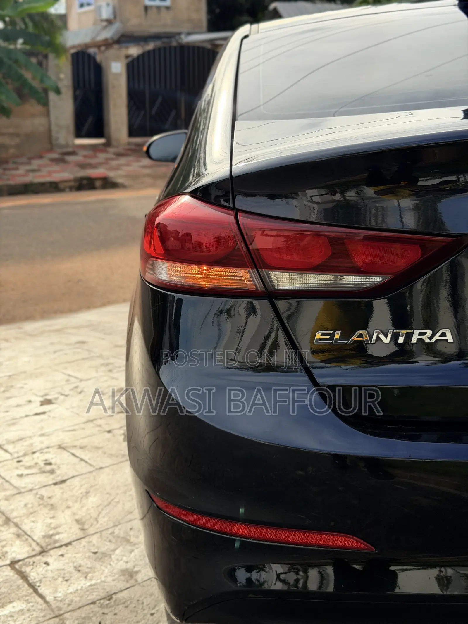 Hyundai Elantra Limited Sedan FWD (2.0L 4cyl 6A) 2017 Black