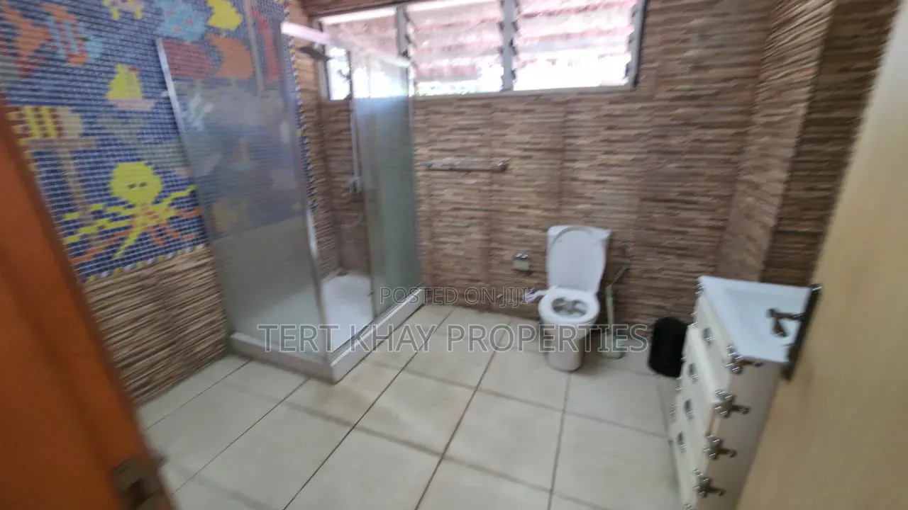 11bdrm Mansion in Airport Residential for rent