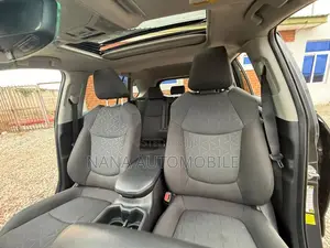 Toyota RAV4 XLE 2021 Gray