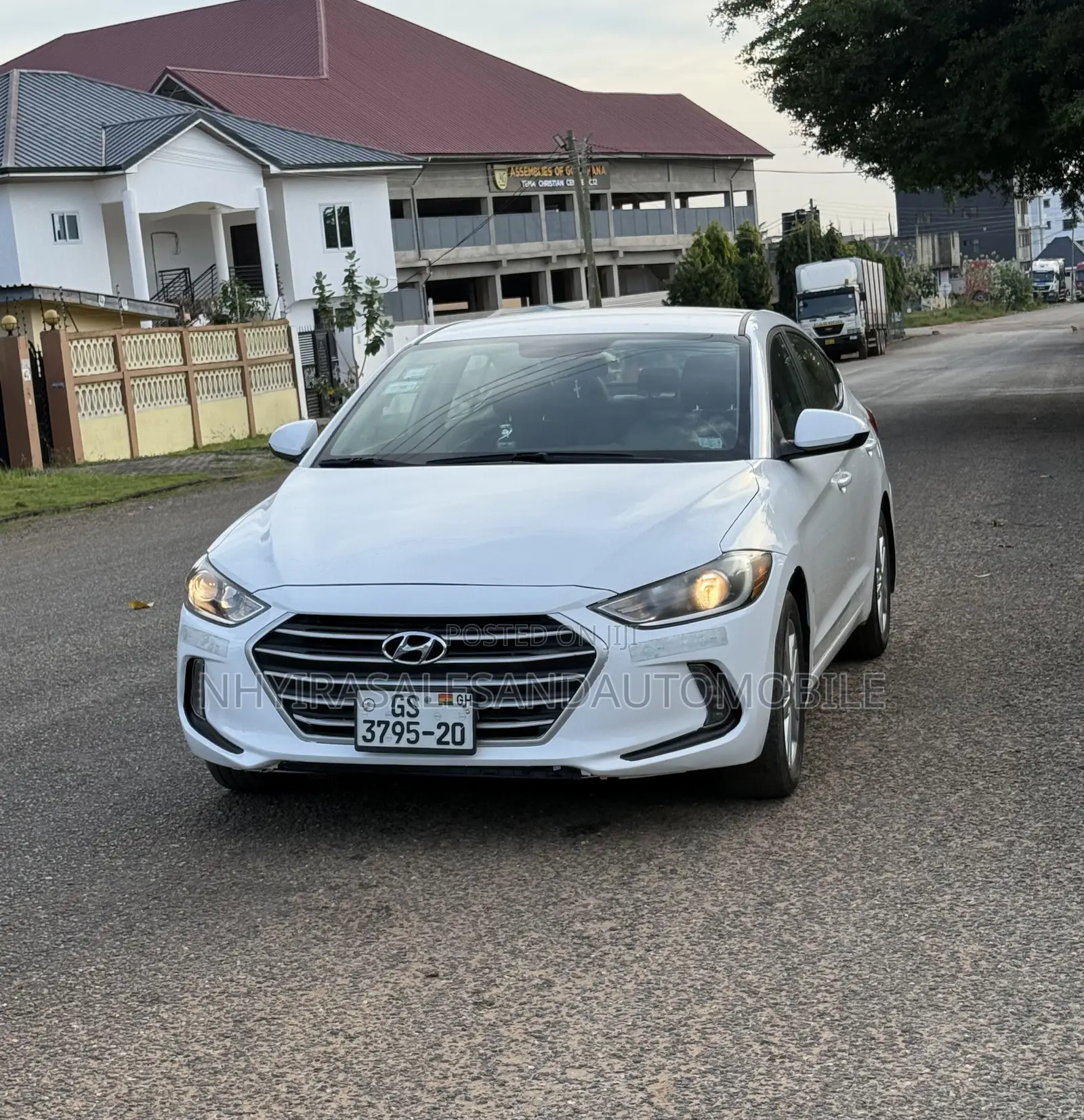 Hyundai Elantra Limited Sedan FWD (2.0L 4cyl 6A) 2017 White