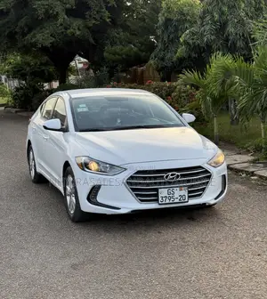 Hyundai Elantra Limited Sedan FWD (2.0L 4cyl 6A) 2017 White