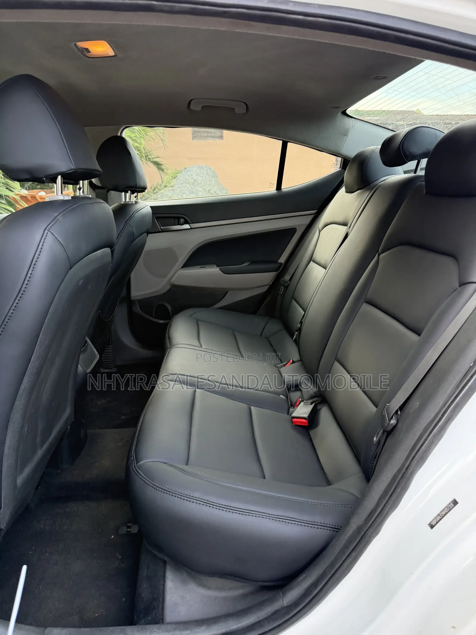 Hyundai Elantra Limited Sedan FWD (2.0L 4cyl 6A) 2017 White
