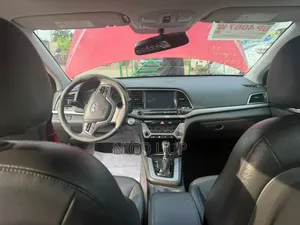 Hyundai Elantra 2017 Red
