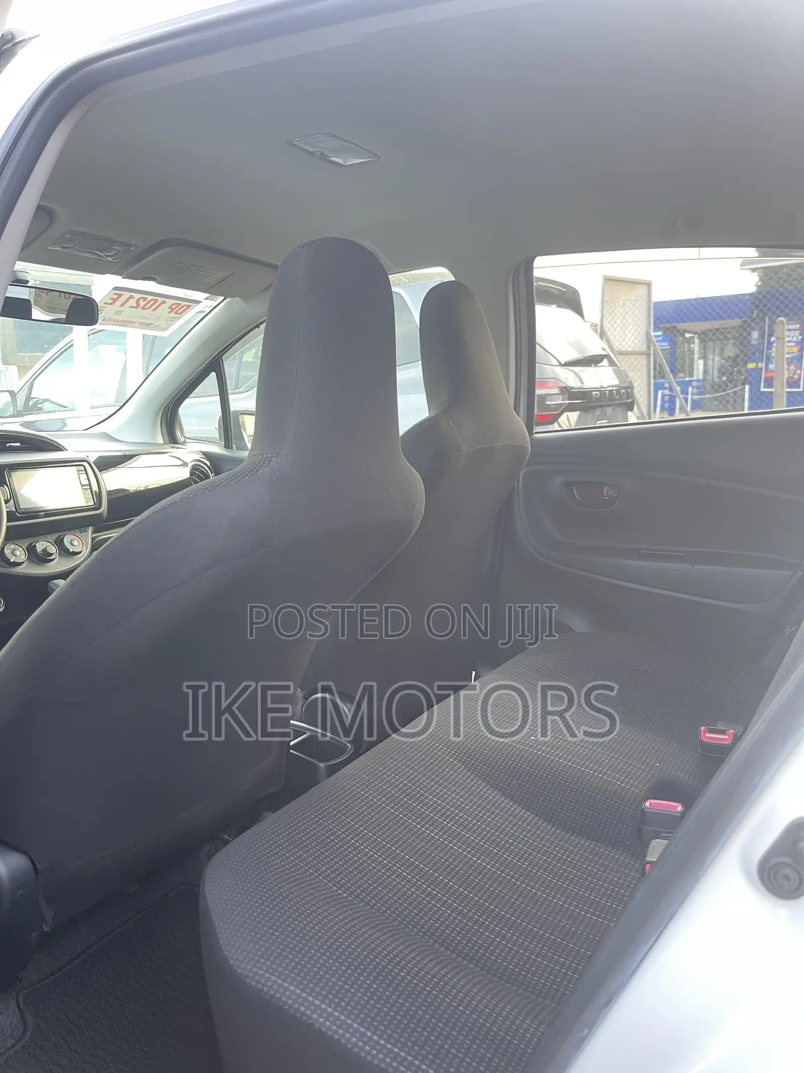 Toyota Vitz 1.3 AWD 3dr 2015 White