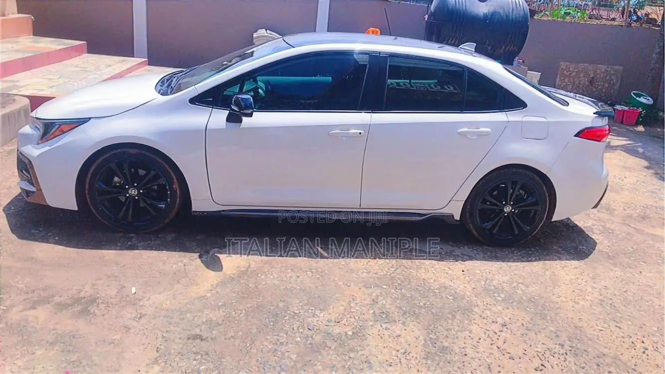 Toyota Corolla SE 2021 White