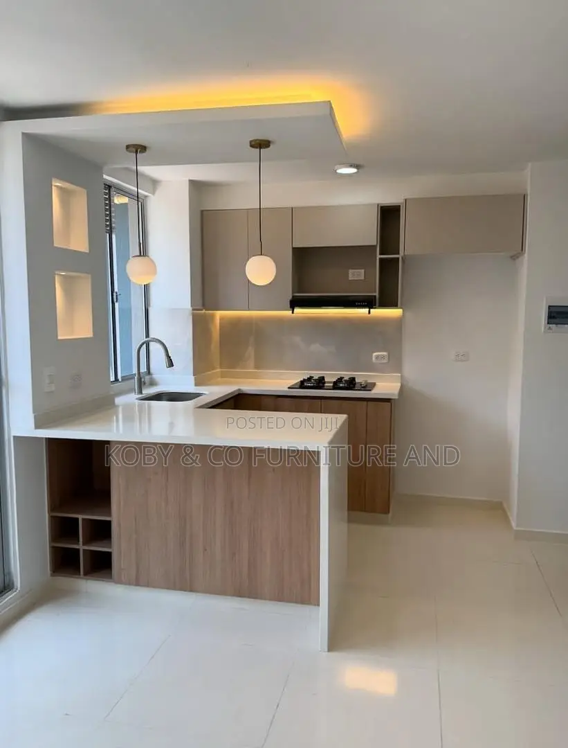 Modern Custom Fitted Kitchen Cabinets & Island