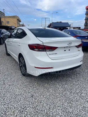 Hyundai Elantra Limited Sedan FWD (2.0L 4cyl 6A) 2017 White