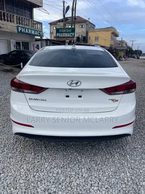 Hyundai Elantra Limited Sedan FWD (2.0L 4cyl 6A) 2017 White