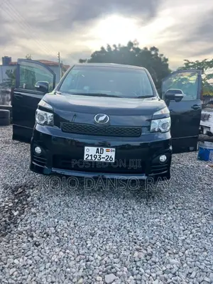 Toyota Voxy X 2WD 8-Seater 2012 Black