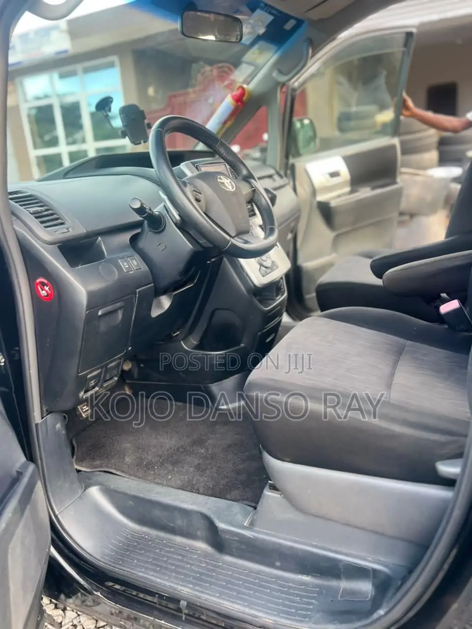 Toyota Voxy X 2WD 8-Seater 2012 Black