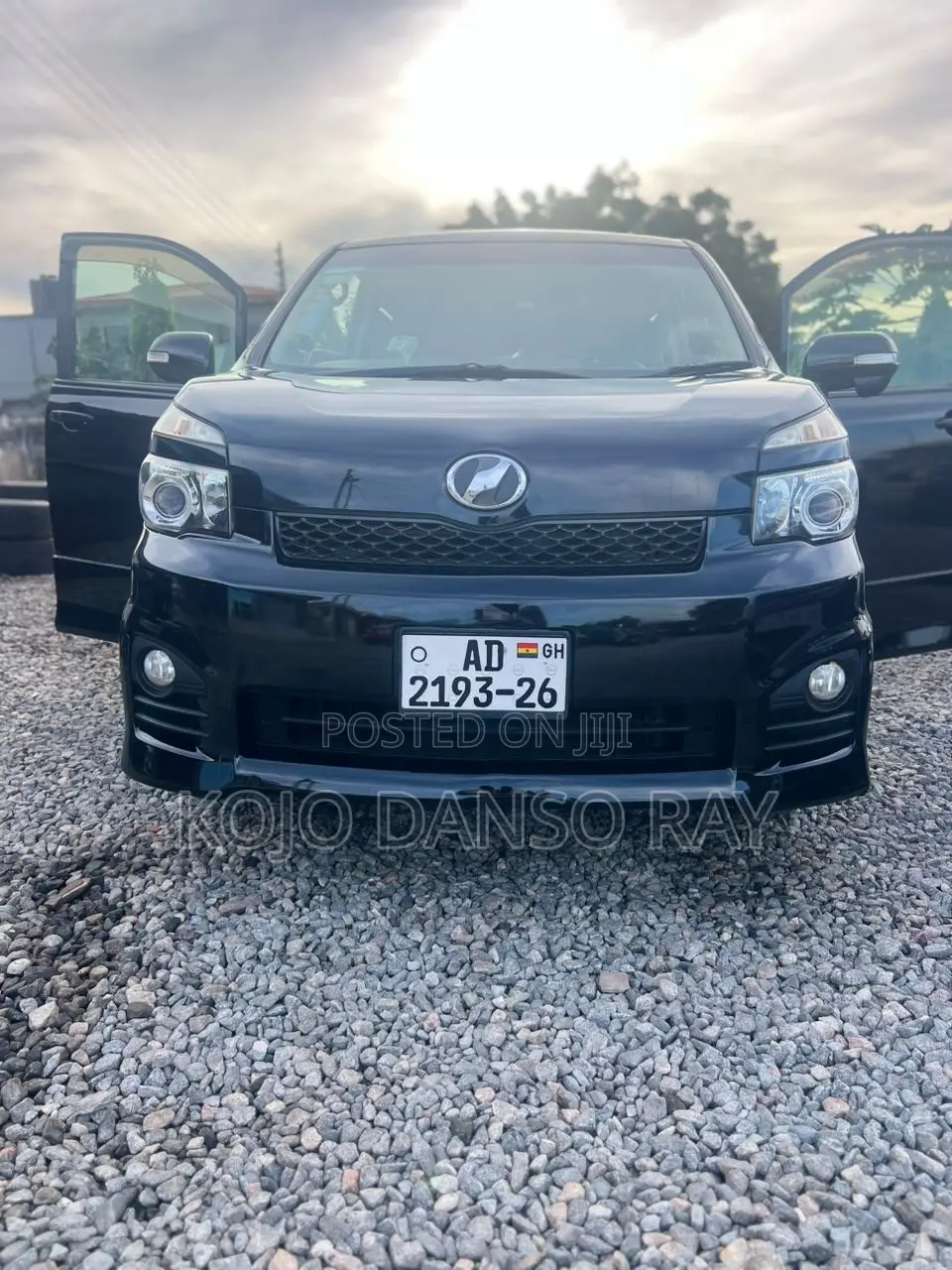 Toyota Voxy X 2WD 8-Seater 2012 Black